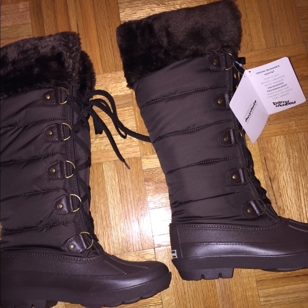 Dirty Laundry snow boots - Size 8.